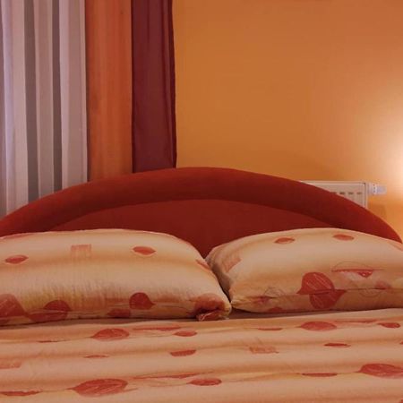 Balaton Wellness Apartman Сиофок Екстериор снимка