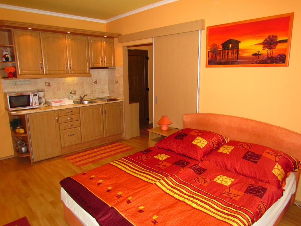 Balaton Wellness Apartman Сиофок Екстериор снимка