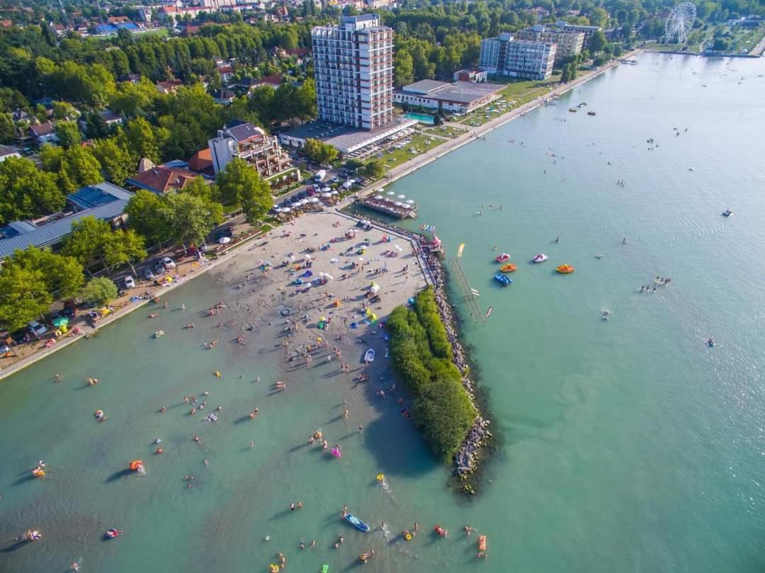 Balaton Wellness Apartman Сиофок Екстериор снимка