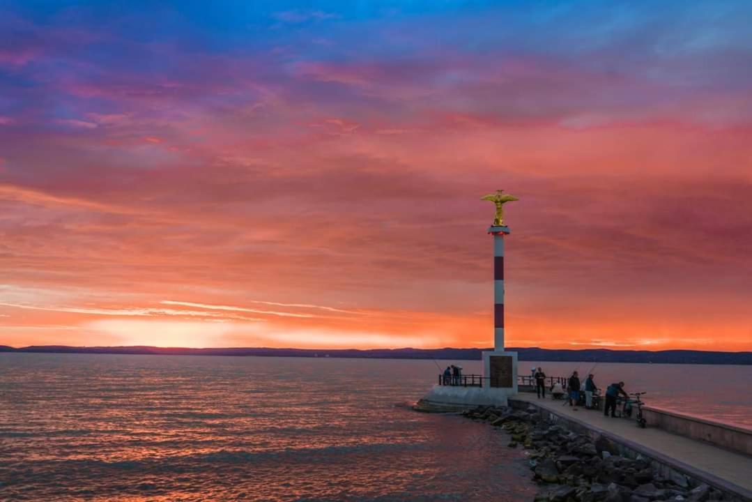 Balaton Wellness Apartman Сиофок Екстериор снимка