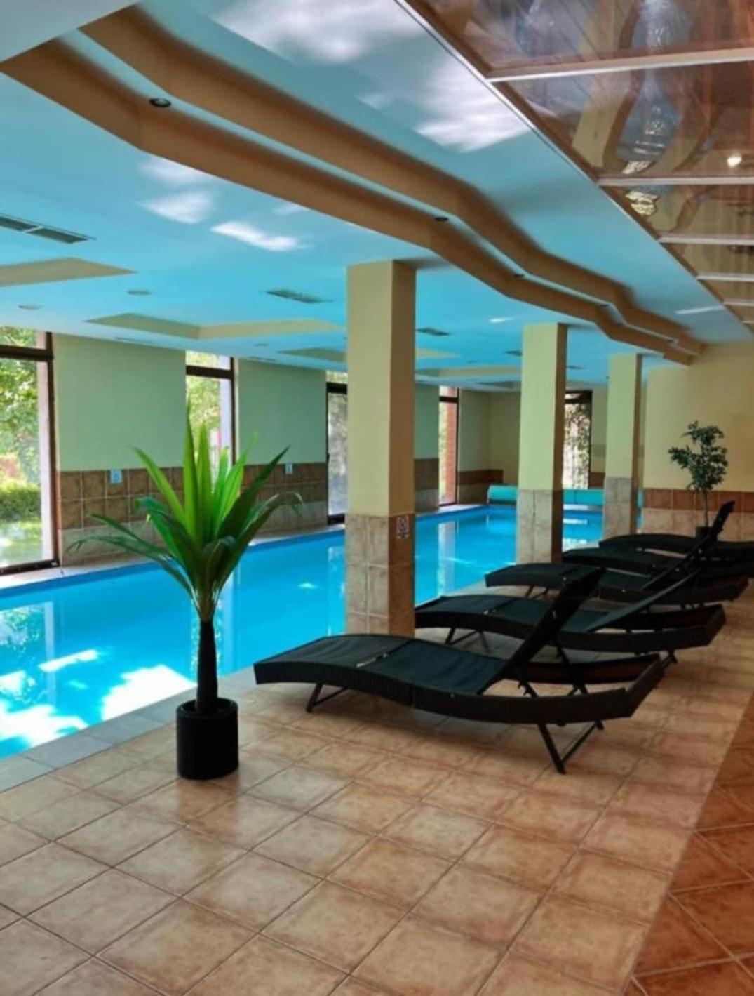 Balaton Wellness Apartman Сиофок Екстериор снимка